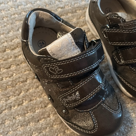 Good condition patent leather studded Primigi toddler shoes - Picture 3 of 9